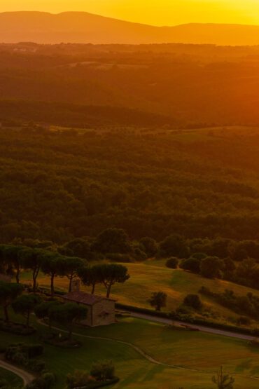 panoramica-tramonto-boschi-borghi-dell-eremo